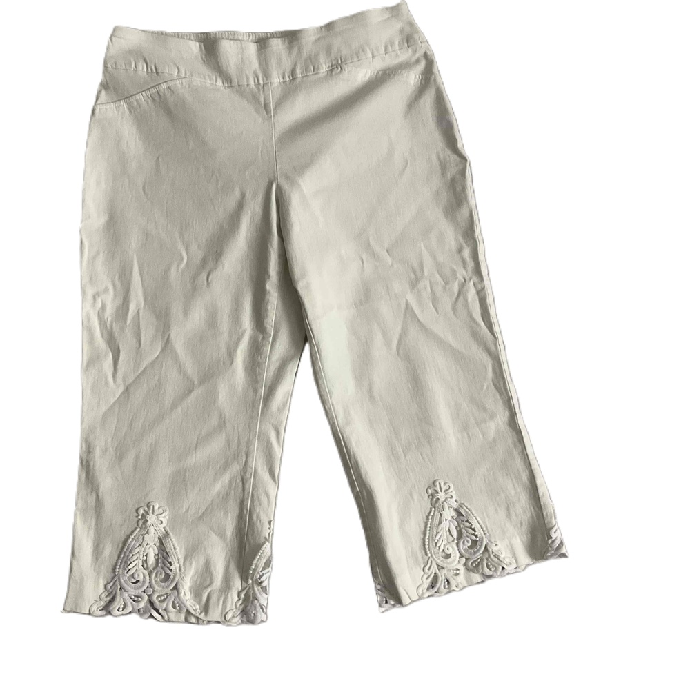 Charter Club Beige Embroidered Hem Capri Womens Pants‎ Size 16W